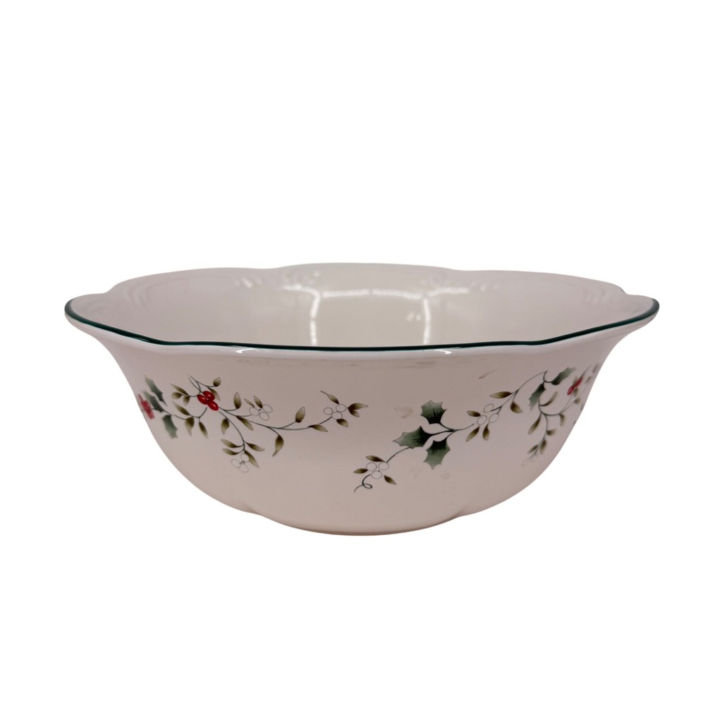 Pfaltzgraff Winterberry Ruffle Serving Bowl 9.25 Inch White Holly Berry Bowl